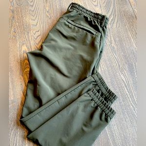 Uniqlo Women’s Size M Utility Jogger Pants